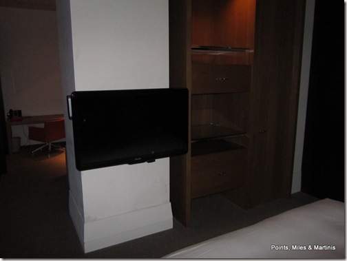 Andaz 5th Ave Large Suite Divider