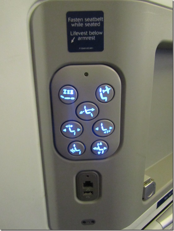 Delta 777 Seat Controls