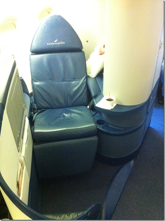 Delta 777 Business Elite Seat Window 1