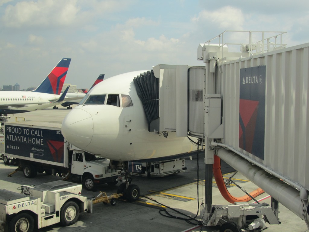 Delta’s Domestic Flat Bed Business Elite Seat 8C From Atlanta to New ...