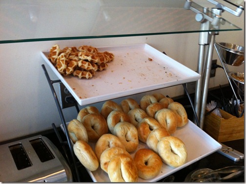 Delta SkyClub breakfast items