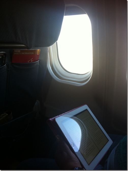 Delta flight landing with electronic devices 5