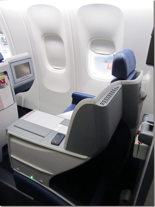 Delta Business Elite Seat 9D Side View