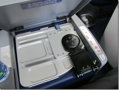 Delta Business Elite Tray Table