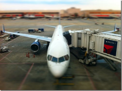 Delta 737 At Gate