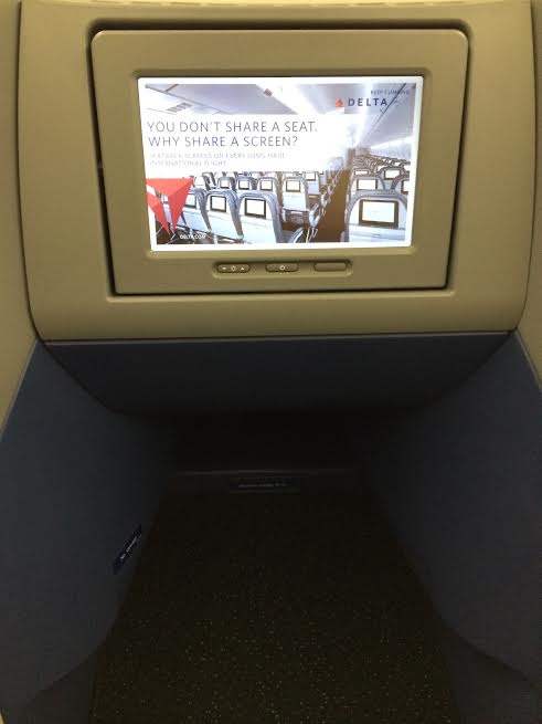 First Class Middle Seat of Delta Business Elite