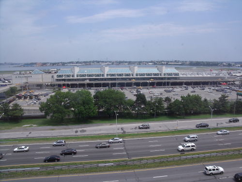 List of 10 Best And Worst Airports in America