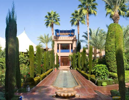 a fountain in a garden