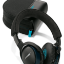 a black and blue headphones