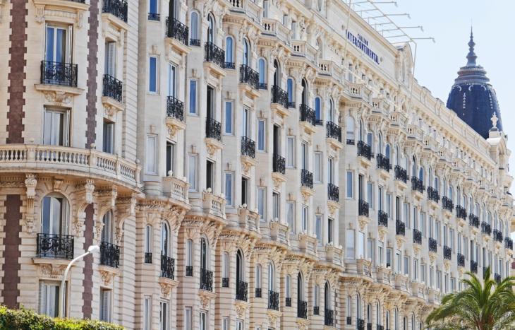 a building with many windows